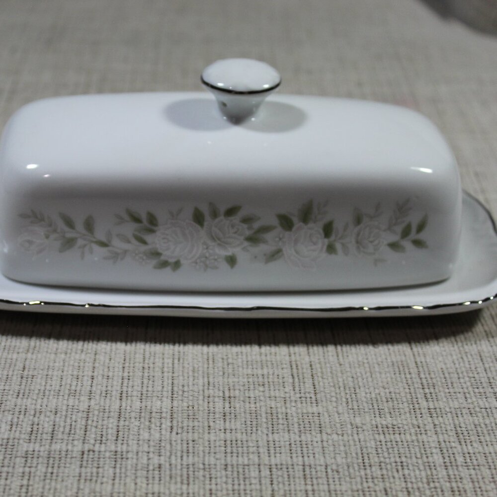 Sheffield Fine China Japan Classic 501 Butter Dish and Cover